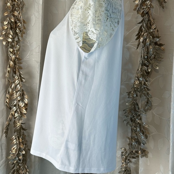 Torrid White Lace Sleeve Keyhole Top - Size 00 (M/L 10) - NWT - Picture 5 of 8
